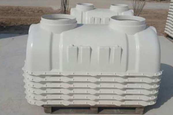 在對玻璃鋼化糞池進(jìn)行安裝時(shí)要注意什么 在對玻璃鋼化糞池進(jìn)行安裝時(shí)要注意什么