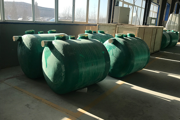 玻璃鋼化糞池選擇二級(jí)的和三級(jí)的有什么區(qū)別 玻璃鋼化糞池選擇二級(jí)的和三級(jí)的有什么區(qū)別